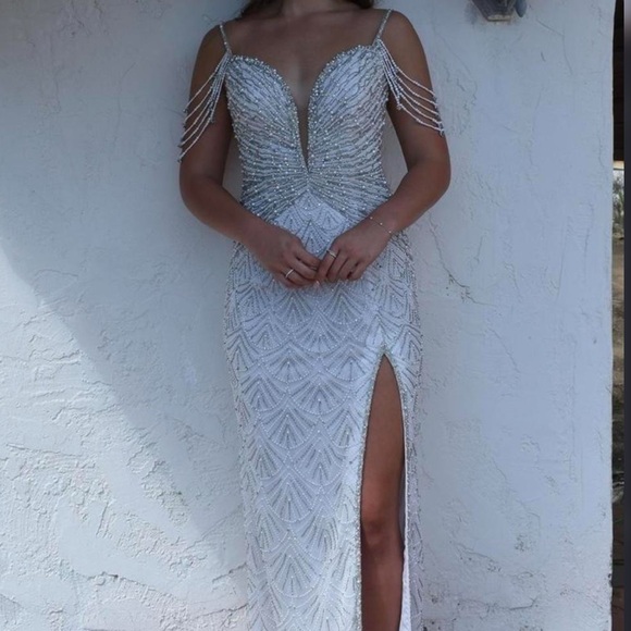 Sherri Hill 57186 fitted formal gown (white, beaded, pearled, side slit, deep v) - Picture 5 of 8